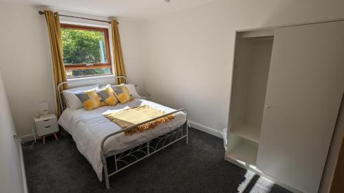 Greenhithe Apartment | Riverside Stay Near London Great Value