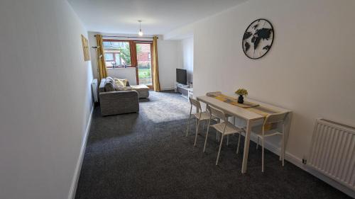 Greenhithe Apartment | Riverside Stay Near London Great Value