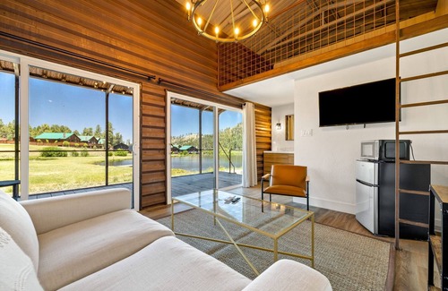 Springerville Cabin | Riverside Suite Casita 4