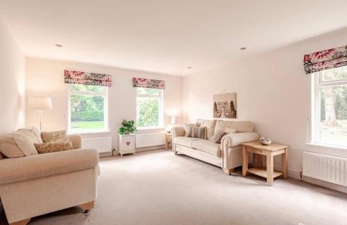 Londonderry House | Riverview Cottage