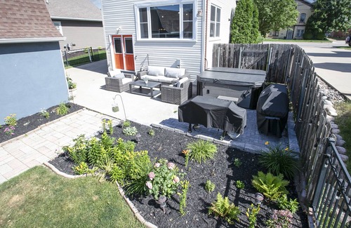 Menasha House | Riverview Get-A-Way