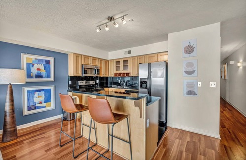 Ohio City Apartment | Riverview Getaway, Free Parking, 24/7 Hour Gym
