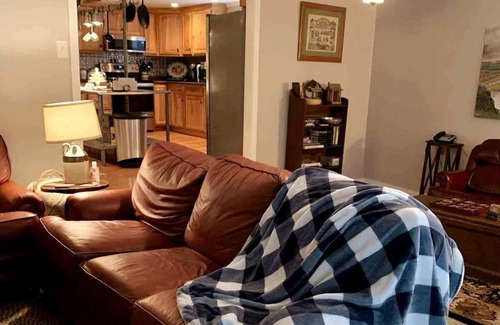 Bristol House | Riverview Retreat Pad #5