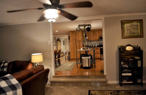 Bristol House | Riverview Retreat Pad #5