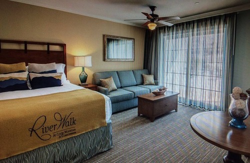 Lincoln Resort | Riverwalk at Loon 1 Bedroom, 2 Bath | Sleeps 8