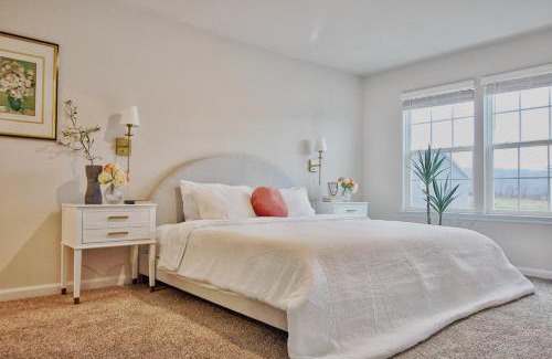 Luray House | RiverWinds - Modern Charm Near Shenandoah National Park