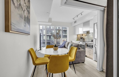 Garden District Apartment | RivetStays - The Jarvis