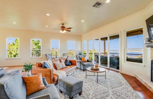 Canyon Lake House | Riviera Lake House