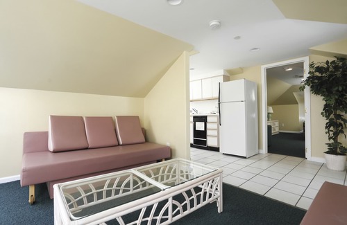 Wildwood Hotel | Riviera Resorts & Suites
