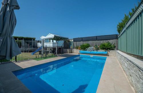 Dubbo House | Riviera Retreat - Pool & Outdoor Kitchen