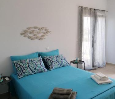 Paros Apartment | RIZES ELIAS STUDIO WITH SEA VIEW