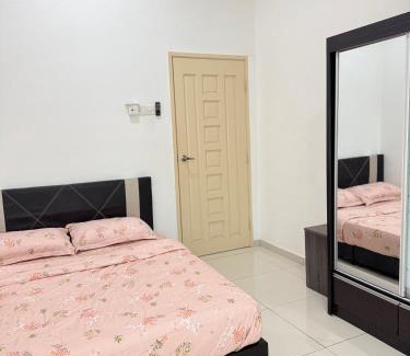 Kampung Gong Badak House | RJ Prima (UMT, UniSZA, Spacious, Beach + Netflix)