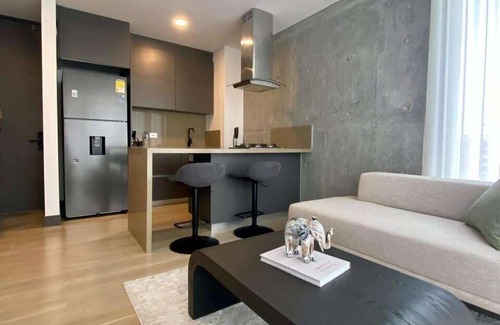 Cali Apartment | RM 804 | Amazing 1-Bed In High-Rise Luxury | Pool