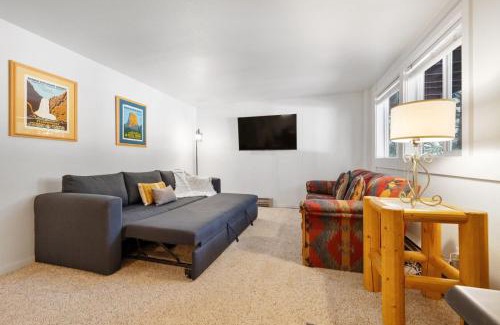 Teton Village Apartment | RMR: Gros Ventre A4 Condo in Teton Village
