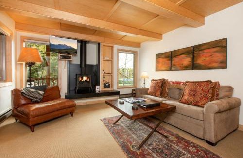 Teton Village Apartment | RMR: La Choumine 6 Condo in Teton Village