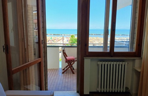 Torre Pedrera Apartment | RN003 - Torre Pedrera, exclusive three-room beachfront apartment with balcony