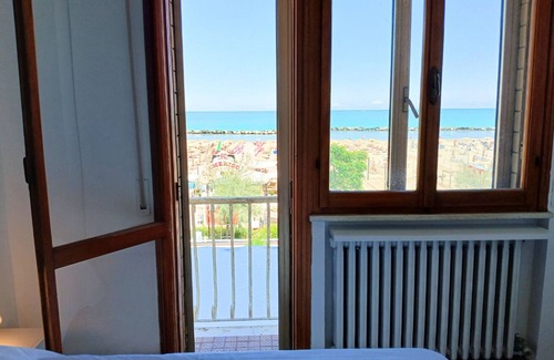 Torre Pedrera Apartment | RN003 - Torre Pedrera, exclusive three-room beachfront apartment with balcony
