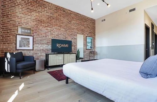 Arts/Warehouse District Hotel | Roami at Brassline Convention Center Studio #12
