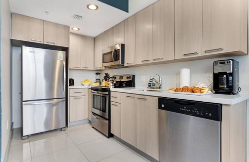 Brickell House | Roami at Habitat Brickell | Pool+Gym | 4 Bed Combo