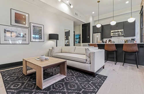 Arts/Warehouse District Hotel | Roami at The Brassline Convention Center 1BR #15