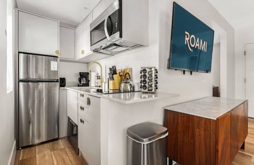 Mid Beach Hotel | Roami at The Carmela |1 Block to Beach #18