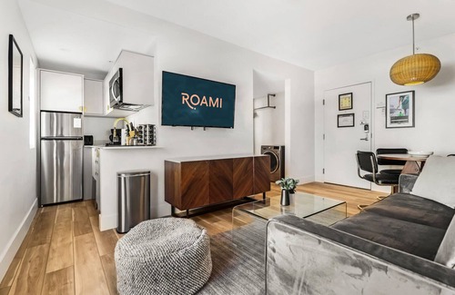 Mid Beach Hotel | Roami at The Carmela |1 Block to Beach #18