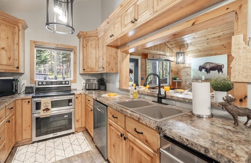 Island Park House | Roaming Buffalo – Pet-Friendly, Forest Views, Firepit Veranda, New Listing Near Yellowstone