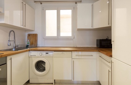 Antibes Old Town Apartment | Robert Soleau bright design flat, center of Antibes