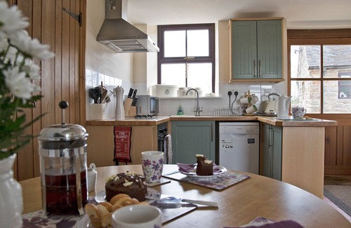 Winkhill Cottage | ROBIN COTTAGE, pet friendly, character holiday cottage in Winkhill