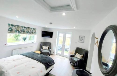 Boston Apartment | Robin's Nest Guestroom