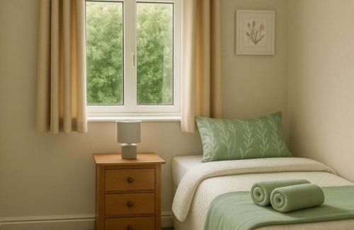 Rochdale Apartment | Rochdale Retreat - Cozy Apartment Stay