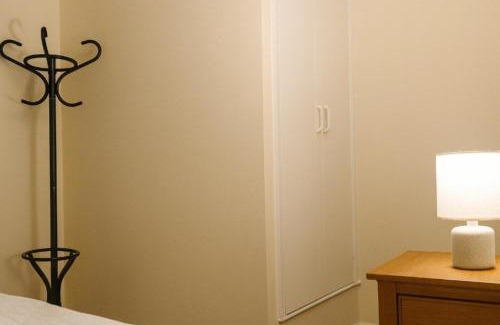 Rochdale Apartment | Rochdale Retreat - Cozy Apartment Stay