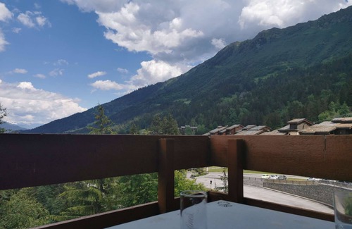 Les Avanchers-Valmorel Apartment | Roche Combe 10 - Cosy studio with a movable partition, with a beautiful view of the valley