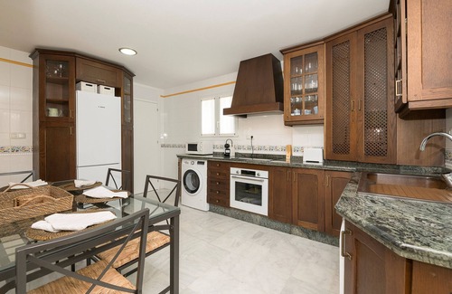 El Puerto de Santa Maria Ski Chalet | Rocio - Three Bedroom Chalet, Sleeps 5