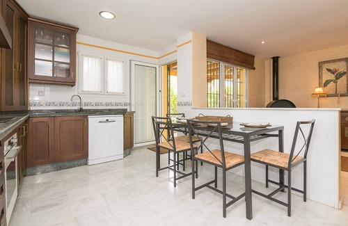 El Puerto de Santa Maria Ski Chalet | Rocio - Three Bedroom Chalet, Sleeps 5