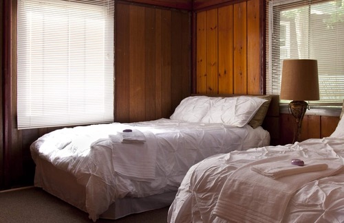 Lake George Hotel | Rock Castle Resort