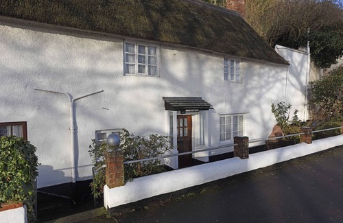 Minehead Cottage | Rock Cottage, charming and welcoming Thatched Cottage, with beach front location