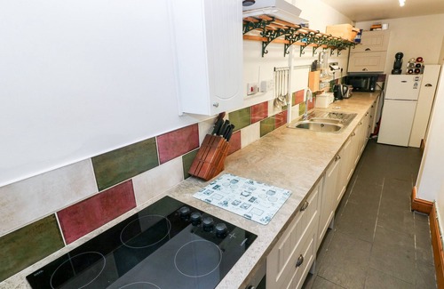 Little Haven House | ROCK HOUSE, pet friendly, character holiday cottage in Broad Haven