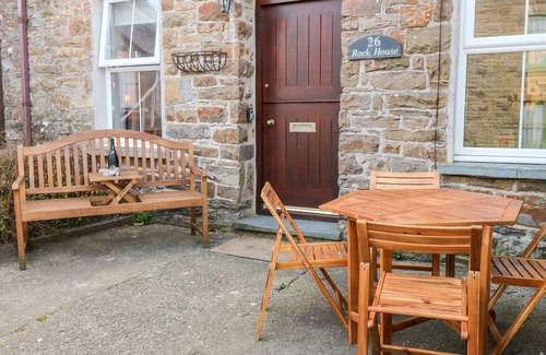 Little Haven House | ROCK HOUSE, pet friendly, character holiday cottage in Broad Haven