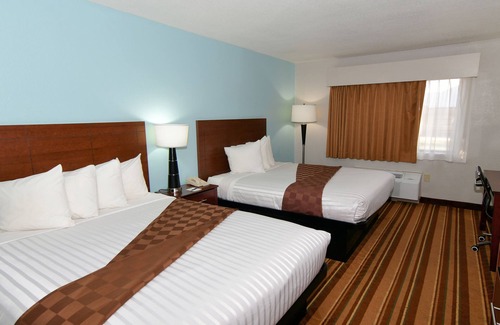 Marshalltown Hotel | Rock Island Inn & Suites Marshalltown