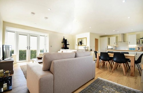 South Charlton Cottage | ROCK LODGE, pet friendly, with open fire in Alnmouth