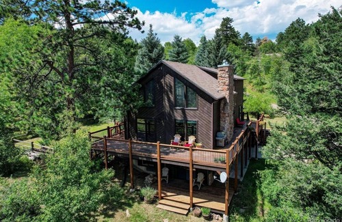 Pleasant Park Corridor Cabin | Rock Mountain View, wrap around deck beautifully secluded.