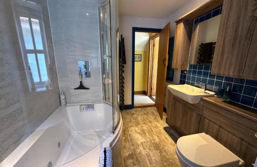 Waldringfield House | Rockhopper Cottage, Waldringfield