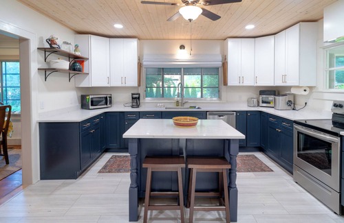 Bryson City House | Rockhouse Bryson City, NC Walk to train and downtown shops and restaurants.