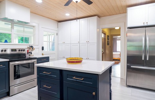 Bryson City House | Rockhouse Bryson City, NC Walk to train and downtown shops and restaurants.