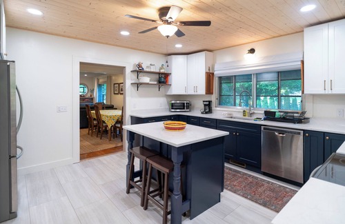 Bryson City House | Rockhouse Bryson City, NC Walk to train and downtown shops and restaurants.