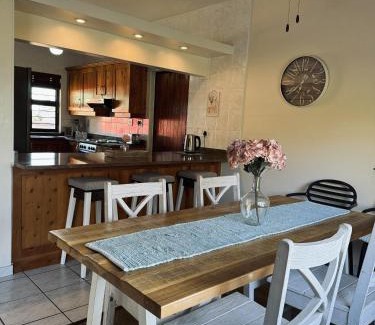 Port Edward Ski Chalet | Rockshore at Seaverge