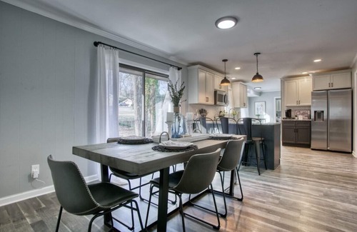 Decatur House | Rocksteady Retreat Home