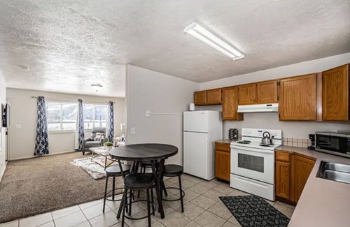 Inkom House | Rockwell Inn 3 | 2 King BD | Beautiful Views | Ski