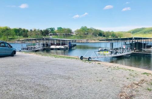 Indian Point Apartment | Rockwood Condos on Table Rock Lake With Boat Slips